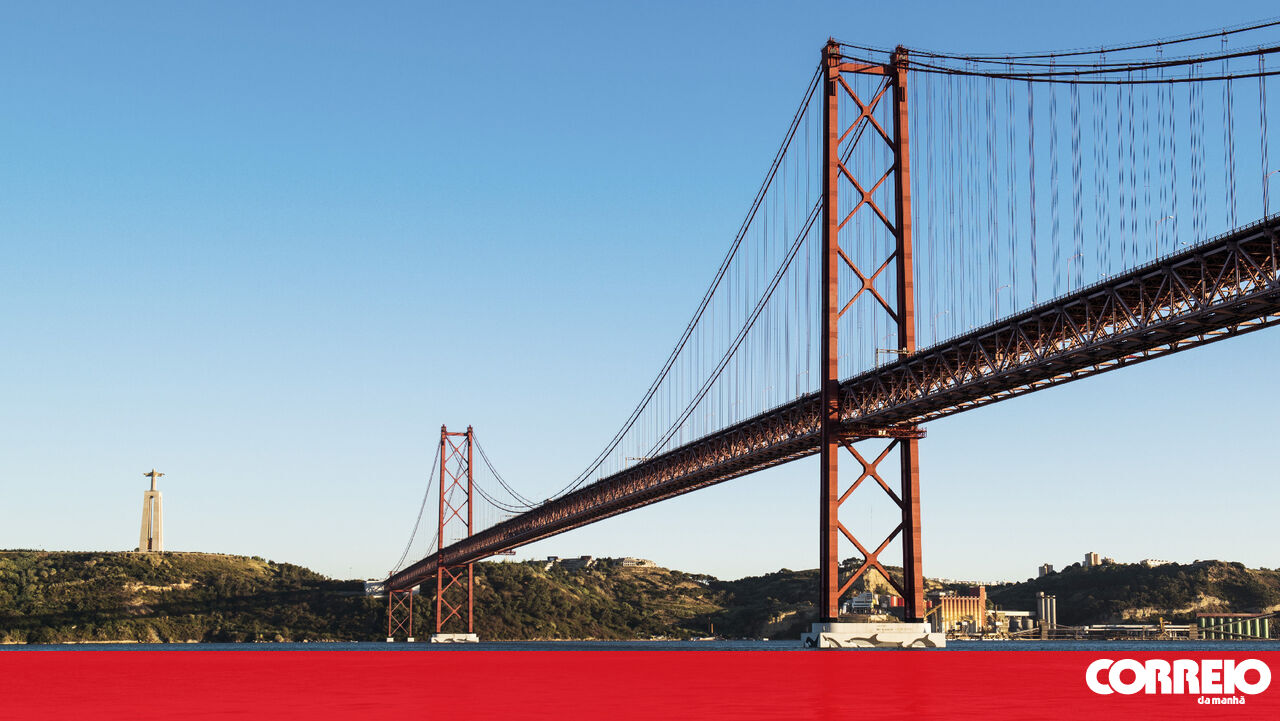 Motas e veículos com lonas impedidos de circular na Ponte 25 de Abril devido ao mau tempo - Sociedade