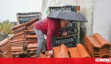 Fábrica no Juncal já vendeu "centenas de milhares" de telhas, que "não são todas iguais" - Sociedade