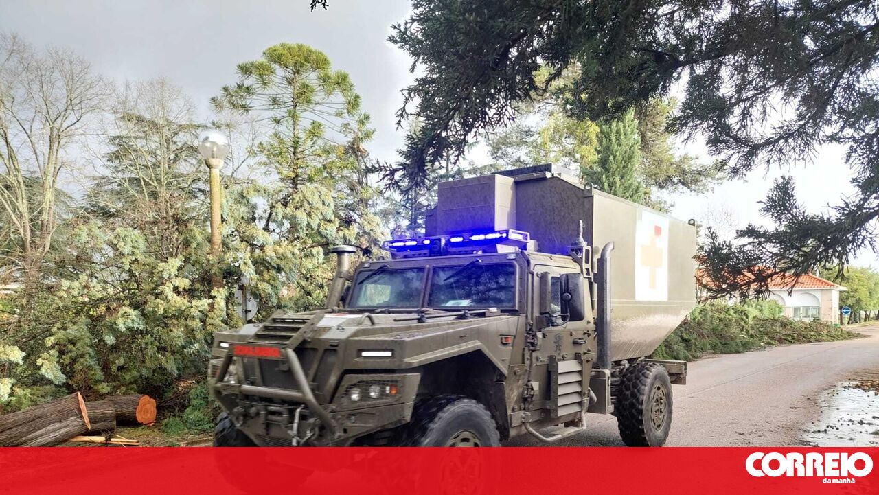 Exército reforça apoio à população em quatro distritos e 10 municípios na sequência da depressão 'Kristin' - Sociedade