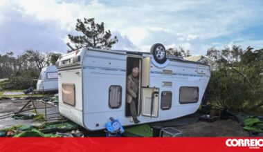 Rulotes de rodas no ar e casas pré-fabricadas a voar em parques de campismo dizimados pelo mau tempo em Leiria - Sociedade