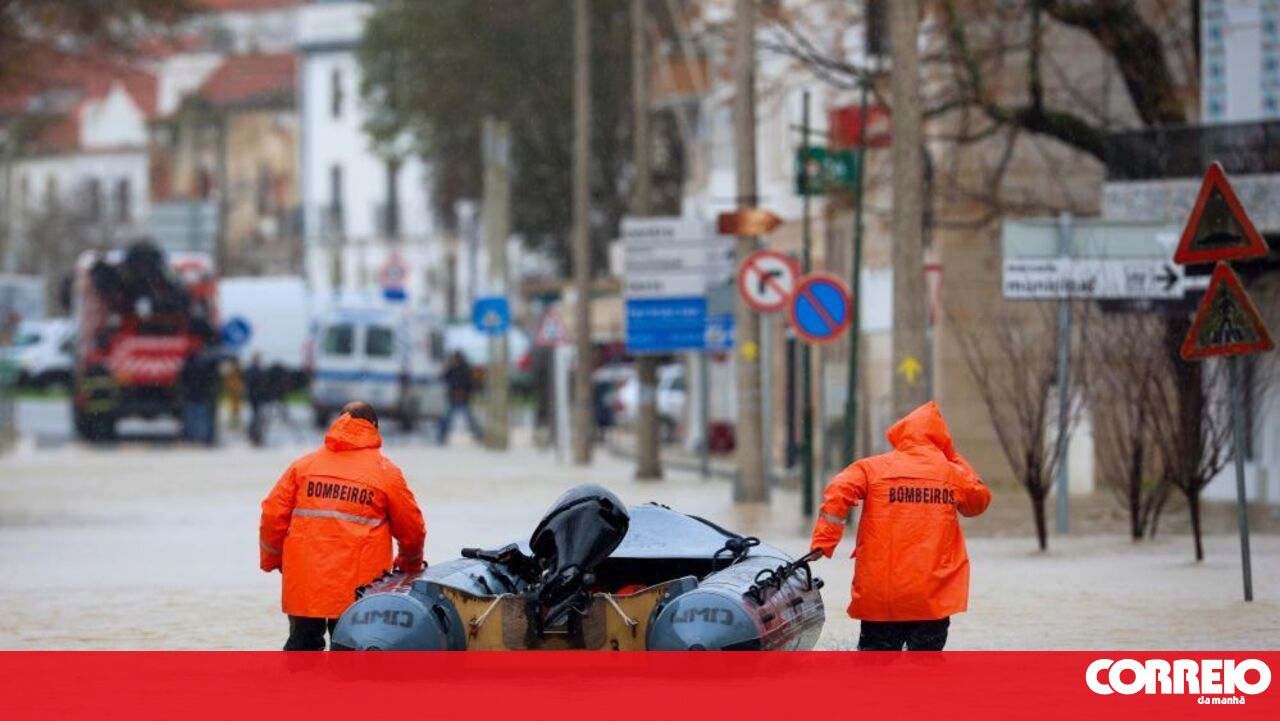 Usa galochas em zonas alagadas? Saiba porque não o deve fazer - Sociedade