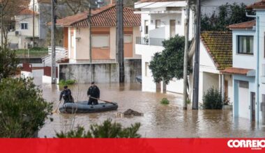 "Já não nos bastava ficar sem teto e hoje ficamos sem chão": Gabriela foi retirada de casa num bote devido à cheias - Sociedade