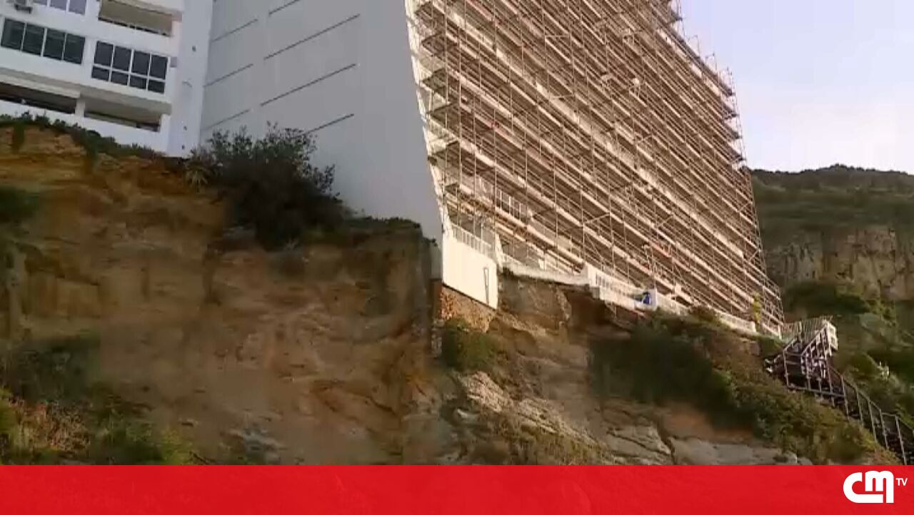 Derrocada em praia de Sesimbra coloca prédio em risco - Vídeos