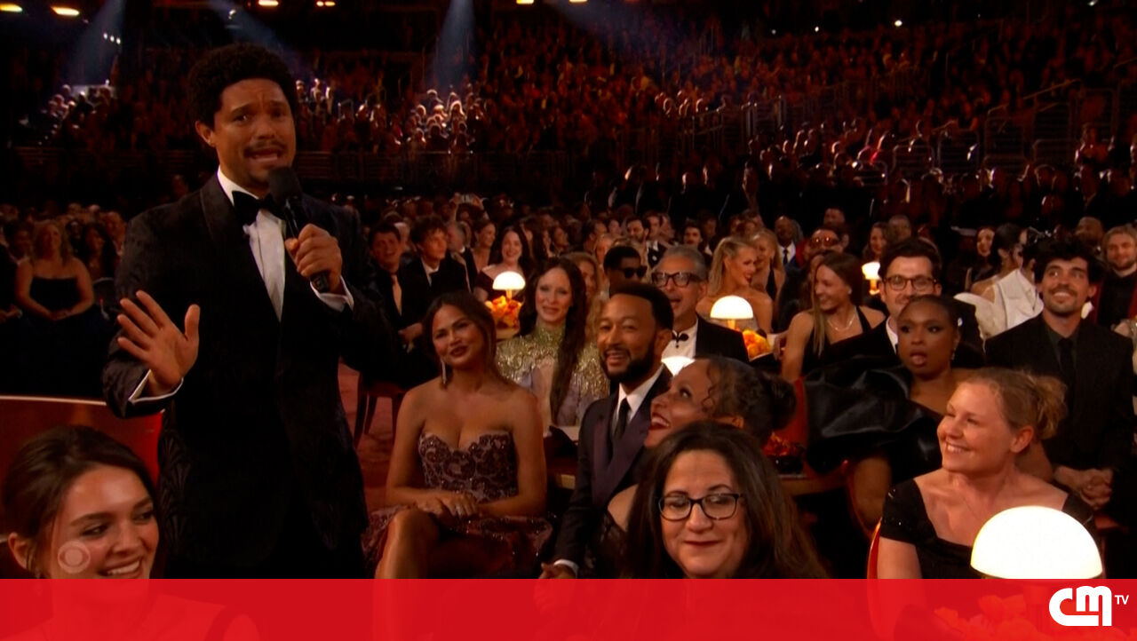 “A Nicki Minaj não está cá”: Apresentador dos Grammys imita Trump e faz piada com ida da cantora à Casa Branca - Vídeos