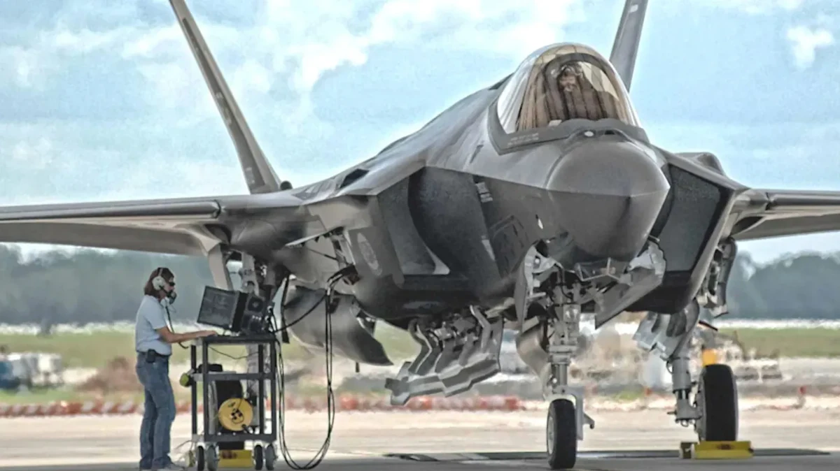 É possível fazer jailbreak a um caça F-35 como num iPhone. Aliados dos EUA em pânico