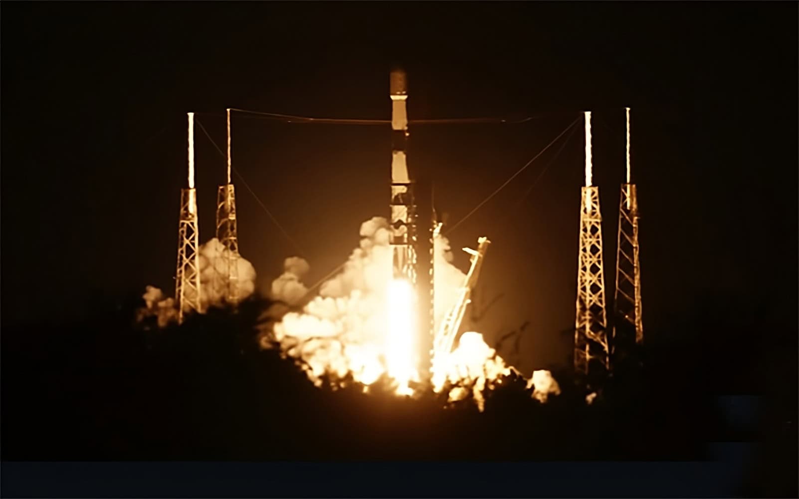 SpaceX suspende lançamentos do Falcon 9 após problema em voo