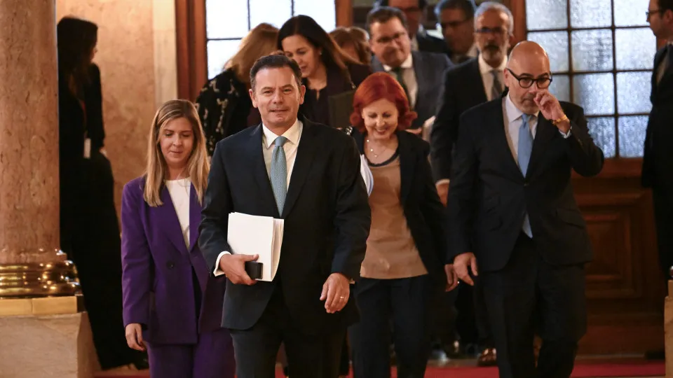 Do vídeo apagado ao "ordenado": Resposta à Kristin põe Governo em xeque