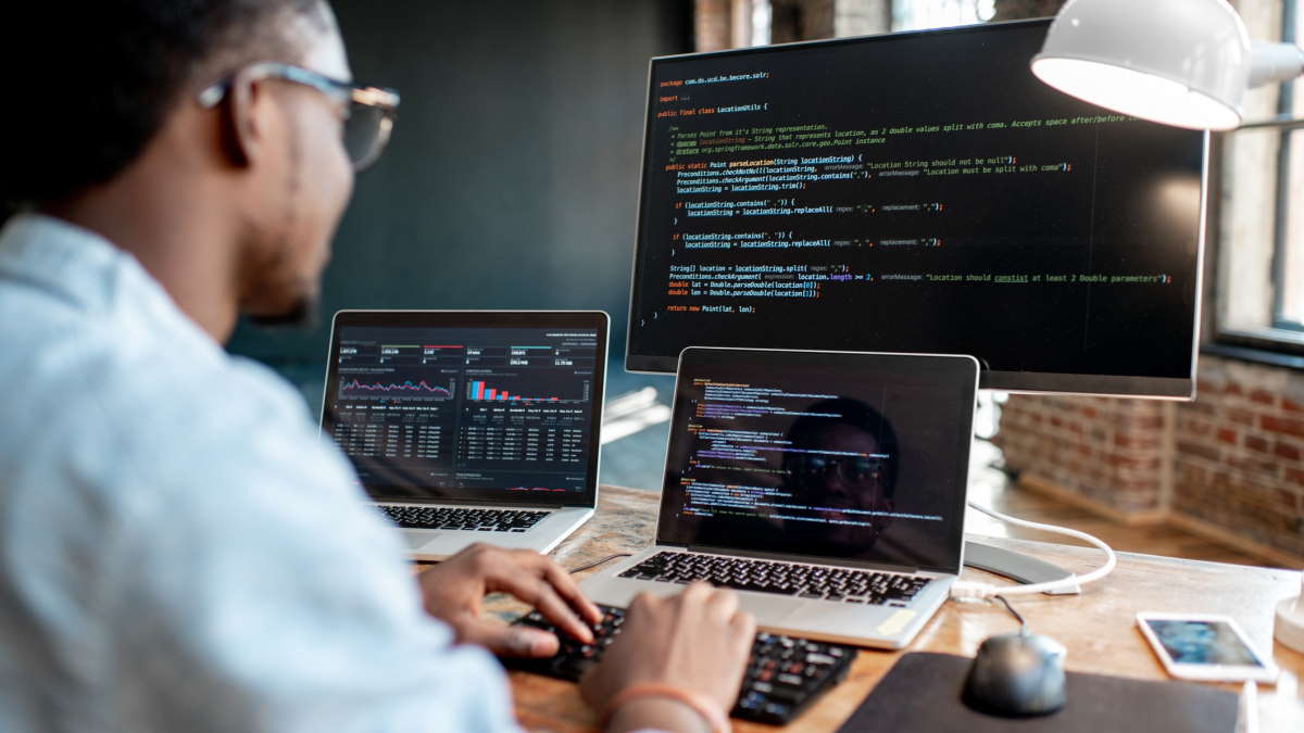 As linguagens de programação mais populares de 2026 e onde estudá-las gratuitamente