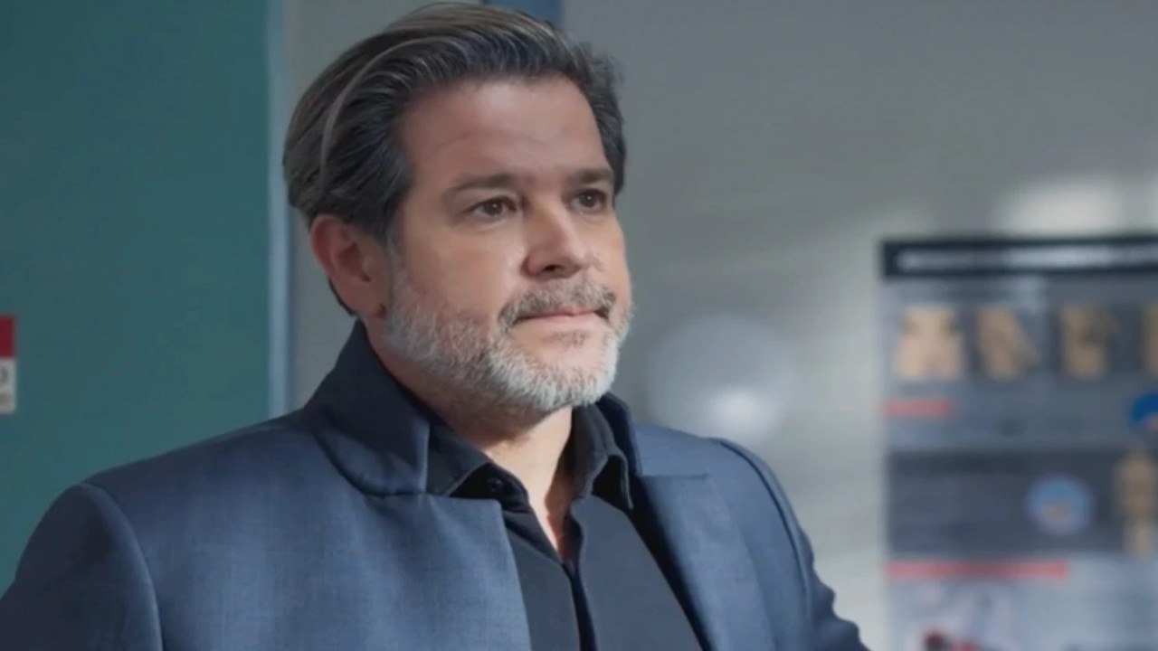 Ferette descobre traição de Leonardo e ameaça o filho