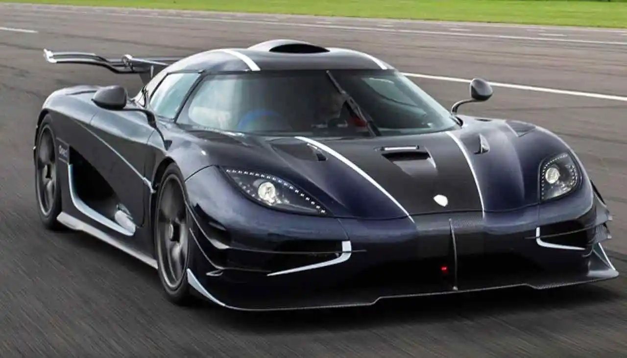 Koenigsegg de 22 milhões desaparece no Mónaco e Interpol lança caça mundial ao hipercarro
