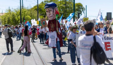 Fenprof leva milhares de professores à rua e anuncia adesão à greve geral