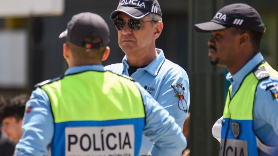 Esfaqueia primos que tentavam violar irmão com esquizofrenia. Um morreu