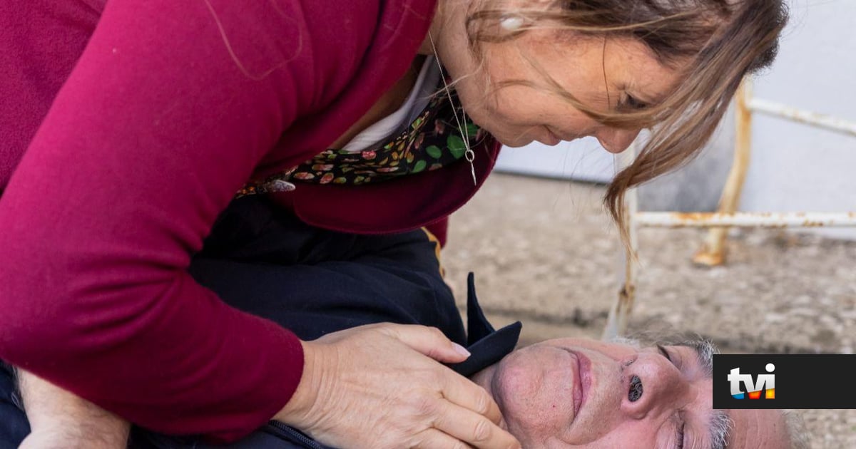 Últimos episódios «Amor à Prova»: Tragédia! Domingos cai inanimado e morre perante todos - Novelas