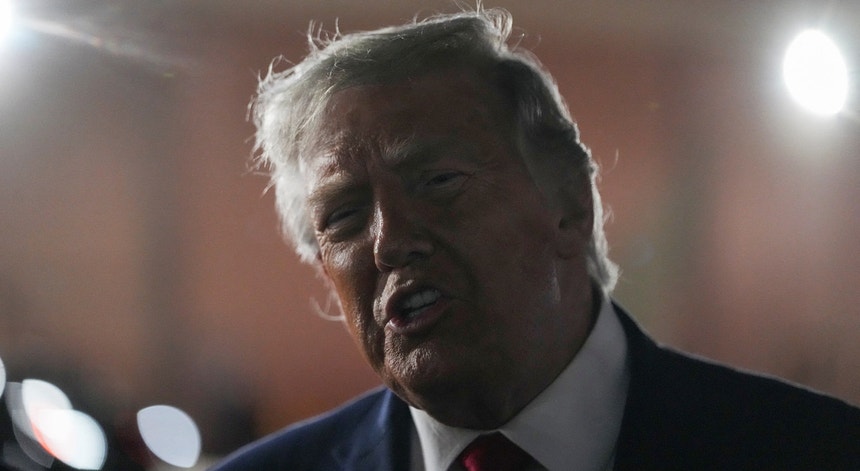 Trump ameaça com retaliação após abate de helicóptero norte-americano em Ormuz