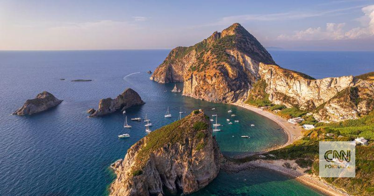 Esta ilha italiana é um paraíso sem estradas e rede de telemóvel - e quase não tem turistas