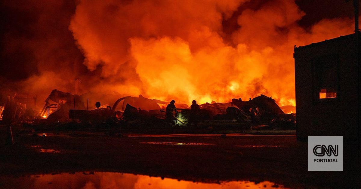 Ucrânia ataca a Rússia com centenas de drones num dos maiores bombardeamentos aéreos do conflito