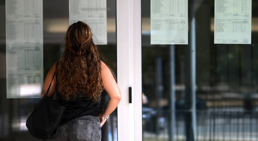 Há escolas que ainda não afixaram notas