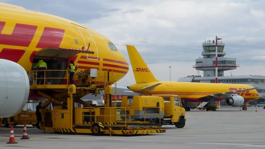 Drones com explosivos param Aeroporto de Leipzig: Avião da DHL foi atingido no ar