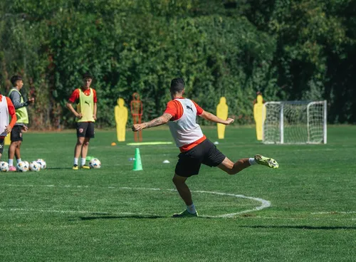 Dinamo, antrenament inainte de meciul cu Farul FOTO FB Dinamo (10).jpg