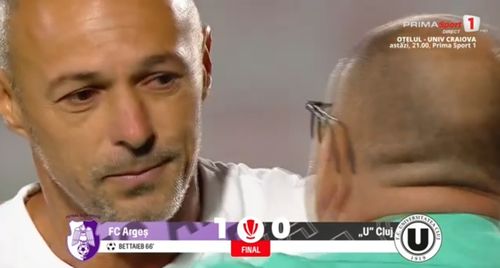 Bogdan Andone, surprins cu lacrimi în ochi la finalul meciului Argeș - Cluj 1-0. Foto: Captură, Prima Sport
