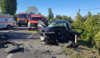 Accident grav pe „drumul morții”, în Bacău. Trei victime, dintre care două încarcerate. Traficul pe DN2- E85 este blocat pe ambele sensuri