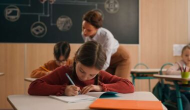 Scrisoarea unei eleve olimpice către ministrul Educației: „Oare elevii își vor mai dori să rămână în țară?”