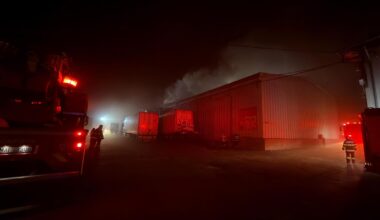 Incendiu puternic la un depozit din Sectorul 2 al Capitalei, cu degajări mari de fum. Două mesaje RO-Alert, emise