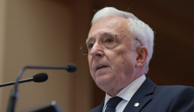 Avertismentul lui Mugur Isărescu: „Dacă nu avem sisteme clare de securitate cibernetică, ne termină rușii, ne blochează plățile în trei zile”