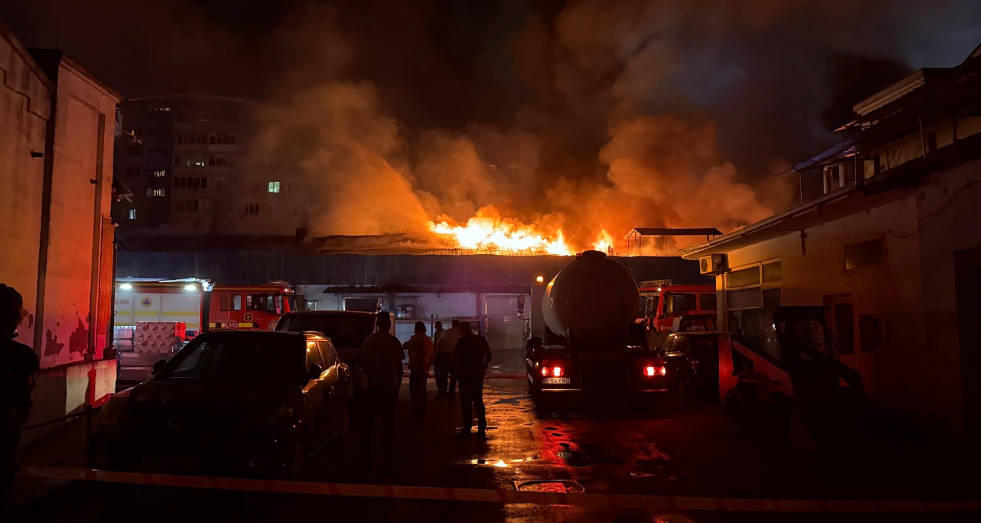 Diana Buzoianu, despre incendiul puternic din București: Garda de Mediu nu poate interveni decât după stingere, este același caz ca la Dragonul Roșu