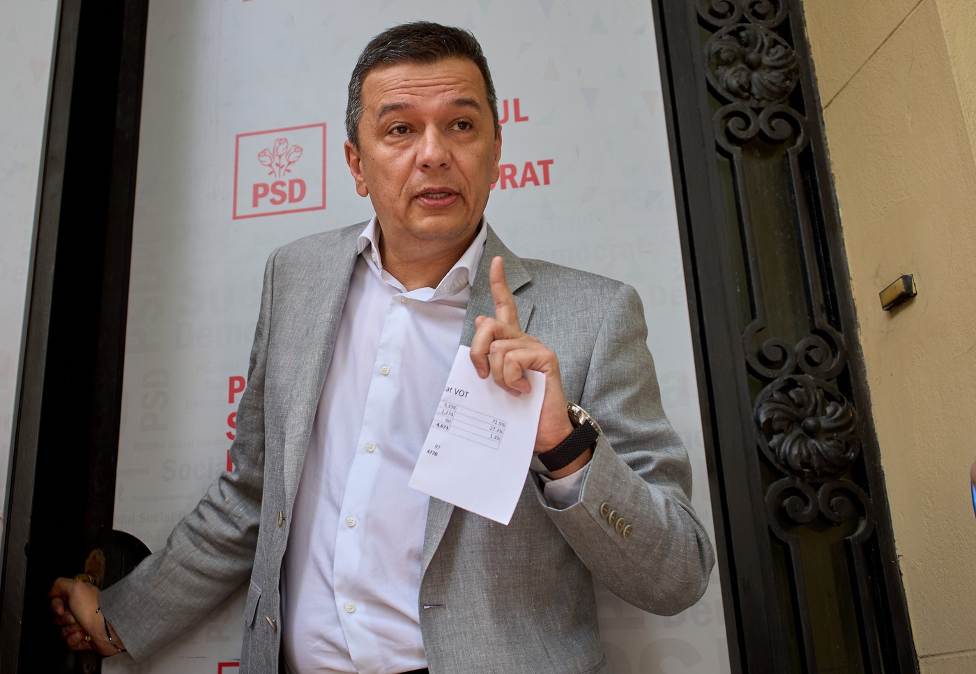 Sorin Grindeanu îi ia apărarea lui Ilie Bolojan în fața colegilor din PSD