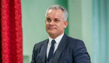 Vladimir Plahotniuc a fost adus la Chișinău sub escortă după șase ani de la fuga sa. Primele imagini cu oligarhul în cătușe