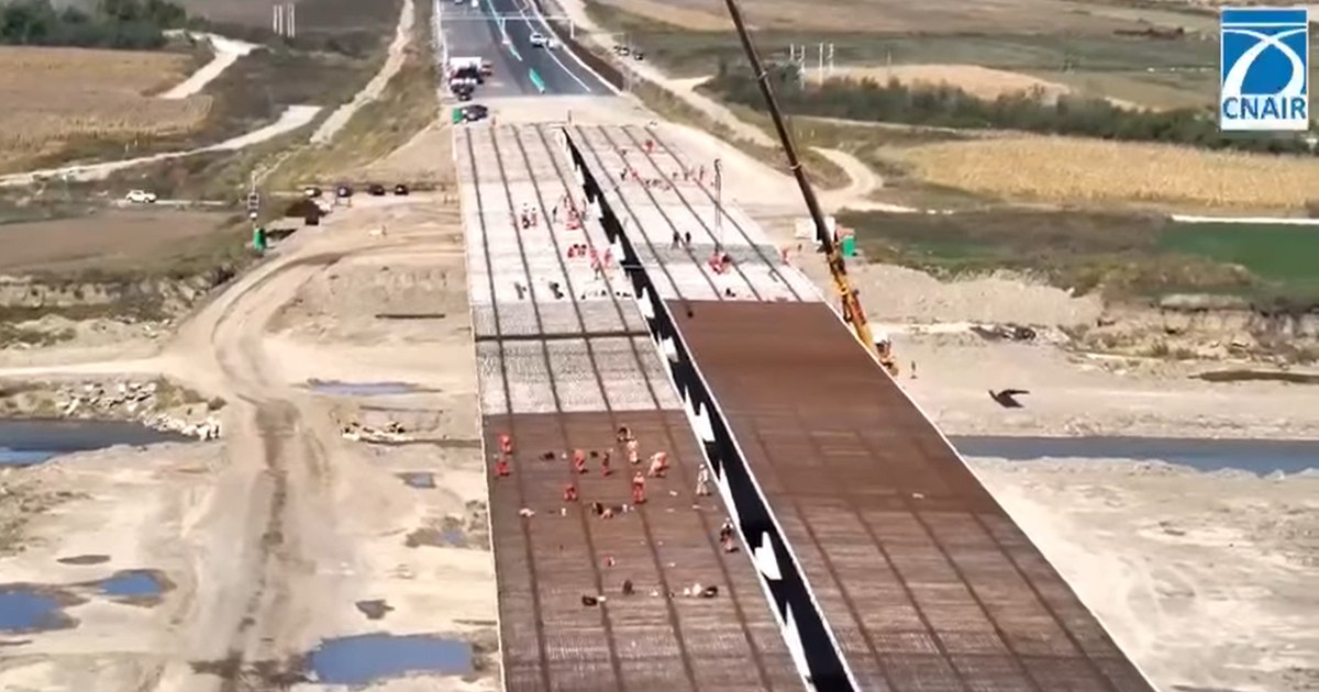 Când se va putea circula pe lotul 2 al Autostrăzii Moldovei. Lucrările au depășit 80%