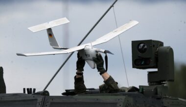 O bază militară din nord-estul Franţei, survolată de drone neidentificate / Autoritățile au întărit măsurile de securitate
