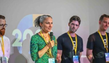 Povestea româncei care schimbă lumea cu Inteligența Artificială. „Când am ajuns în Occident încă ne considerau țigani”