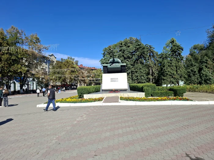 Monumentul tancului sovietic din Bălți, un simbol al orașului FOTO Cosmin Zamfirache