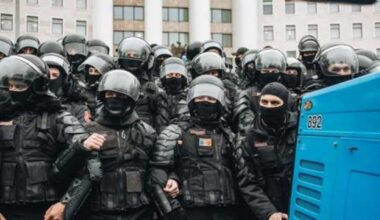 Poliția Rep. Moldova avertizează că se planifică destabilizări după miezul nopții. Au loc percheziții și rețineri