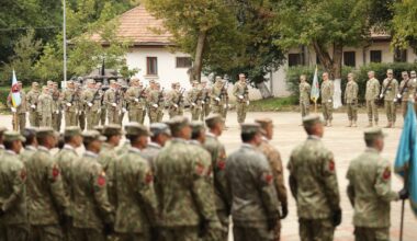 Serviciul militar voluntar plătit, inclus în noua lege a Armatei. Câți bani vor primi tinerii. Nicușor Dan: „O eventualitate pe care nu ne-o dorim”