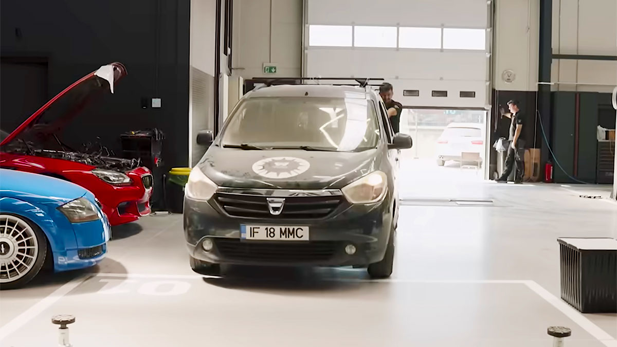 (VIDEO) Un service din România, care repara o Dacia Lodgy dCi, a arătat de ce e riscant să cumperi un motor de la dezmembrări | PiataAuto.md