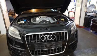 (VIDEO) După ce a eşuat TUV-ul cu un Audi Q7 V12 TDI cu aproape 1 milion km parcurşi, un german a descoperit cât de greu e să aduci maşina la conformitate cu piese ieftine | PiataAuto.md