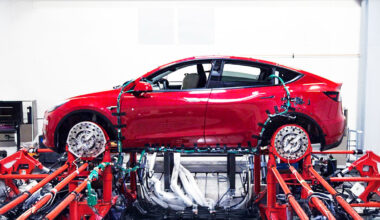 Şeful Xiaomi a recunoscut că inginerii săi au dezmembrat exemplare de Tesla Model Y pentru a le studia şi a declarat că maşina americanilor e fascinantă | PiataAuto.md