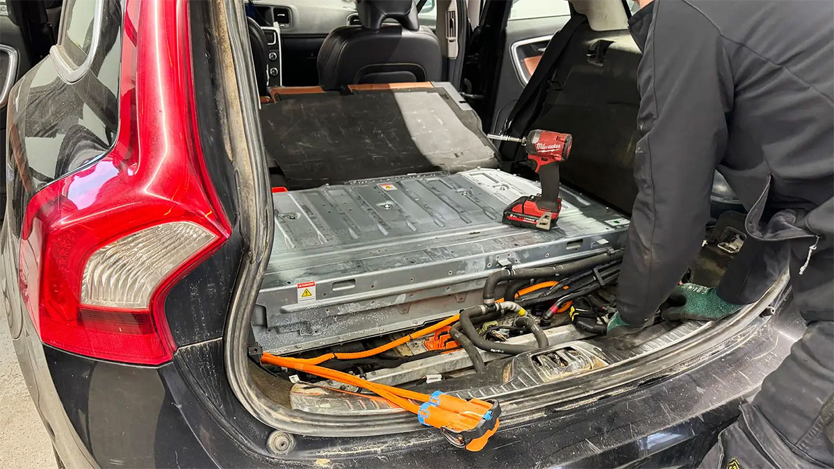 Un service specializat din Croaţia a avertizat vehement oamenii să nu cumpere maşini hibride cu peste 100.000 km parcurşi, explicând şi de ce | PiataAuto.md