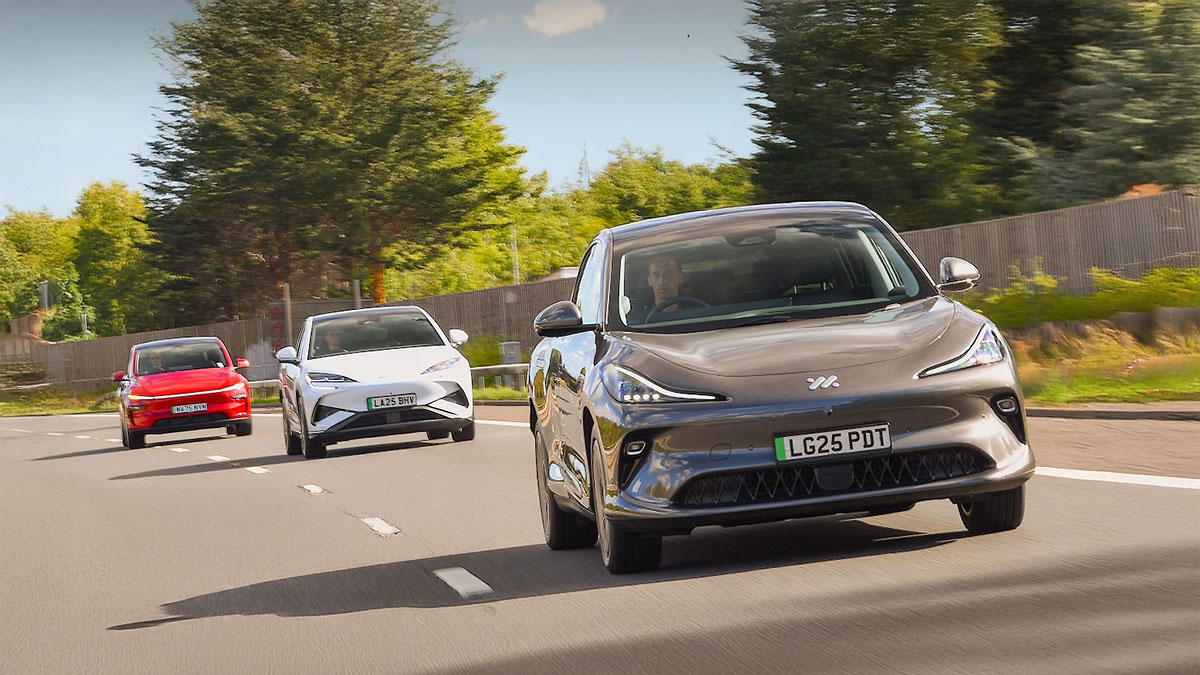 (VIDEO) Britanicii au comparat noua Tesla Model Y cu două modele electrice chinezeşti concurente şi au descoperit că practica e diferită de teorie | PiataAuto.md