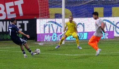 ROȘU direct în Metaloglobus - FC Botoșani » Imediat, gol minunat din lovitură liberă