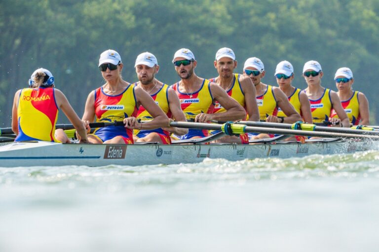 Echipajul de 8+1 mixt al României la Campionatul Mondial de Canotaj
