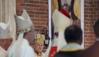 A murit Cardinalul Lucian Mureșan, Arhiepiscopul Major al Bisericii Greco–Catolice din România /Sicriul cu trupul cardinalului va fi depus vineri în Catedrala din Blaj