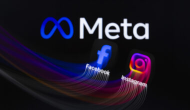 Meta folosește fotografii cu eleve în reclame destinate bărbaților