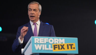 Nigel Farage promite să elimine dreptul de ședere pe termen nedeterminat în Marea Britanie