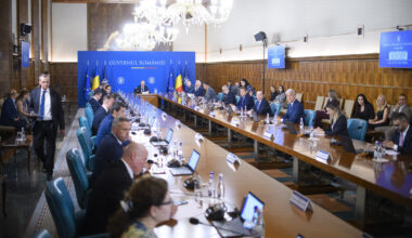 Guvernul extinde plafonarea adaosului comercial la alimentele de bază cu încă șase luni / Lista produselor