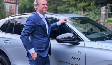 Florin Răducioiu a semnat! Este al doilea din Generația de Aur, după Gică Hagi