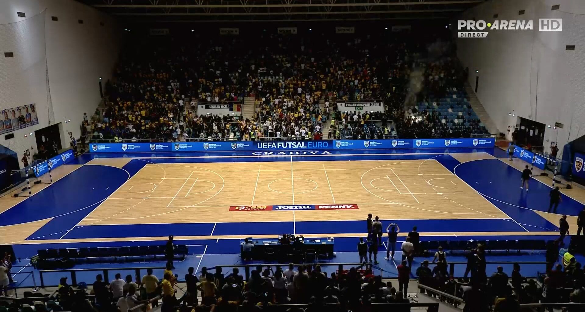 Bătaie la România - Ungaria. Meciul de la Craiova a fost oprit sub privirile lui Răzvan Burleanu